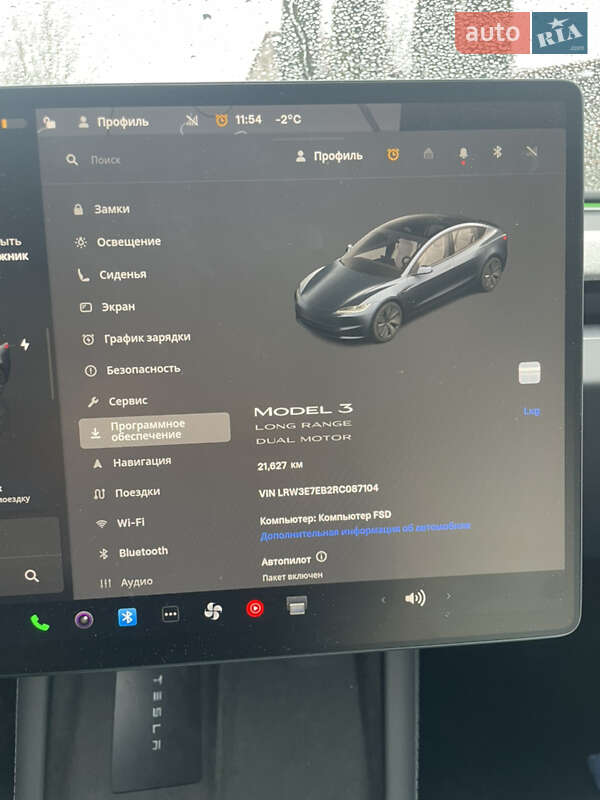Седан Tesla Model 3 2024 в Ужгороде