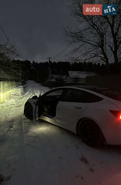 Седан Tesla Model 3 2023 в Житомирі