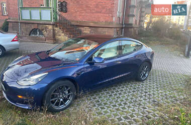 Седан Tesla Model 3 2021 в Івано-Франківську