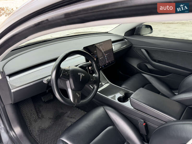 Седан Tesla Model 3 2018 в Золотоноші