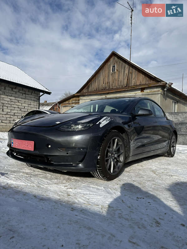 Седан Tesla Model 3 2021 в Луцьку
