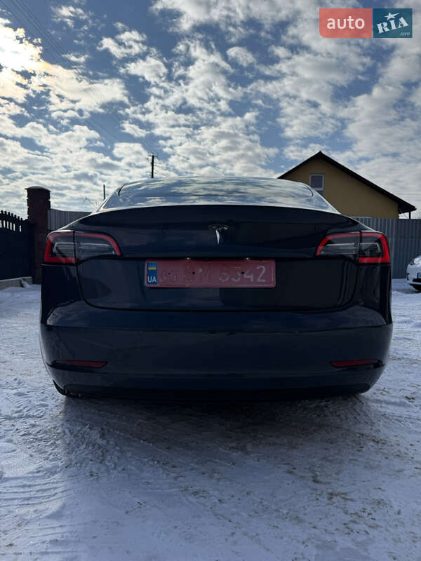 Седан Tesla Model 3 2021 в Луцьку