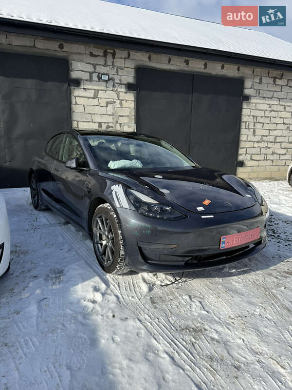 Седан Tesla Model 3 2021 в Луцьку