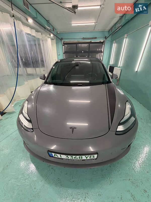 Седан Tesla Model 3 2018 в Києві
