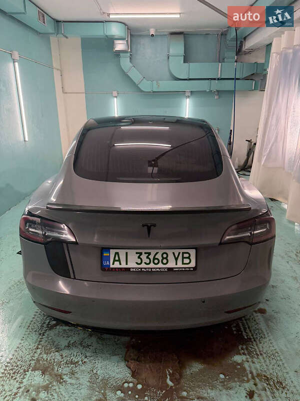 Седан Tesla Model 3 2018 в Києві