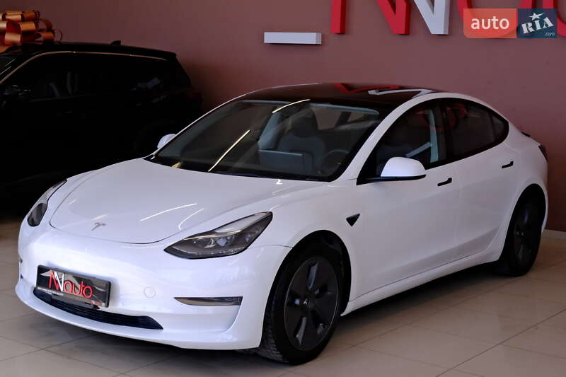 Седан Tesla Model 3 2022 в Одессе