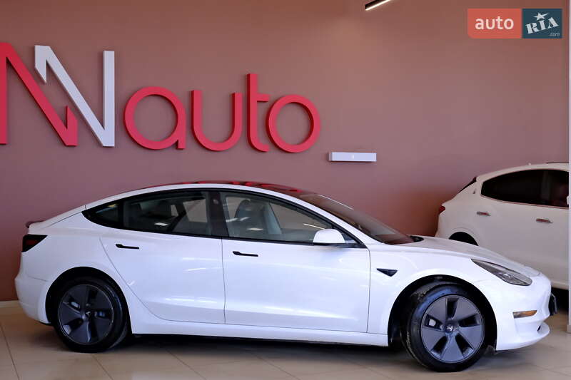 Седан Tesla Model 3 2022 в Одессе