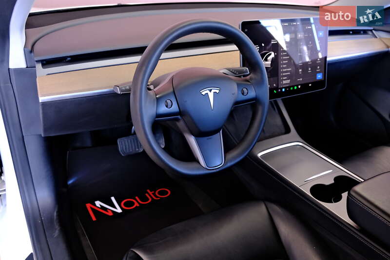 Седан Tesla Model 3 2022 в Одессе