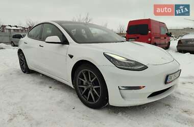 Седан Tesla Model 3 2022 в Ровно
