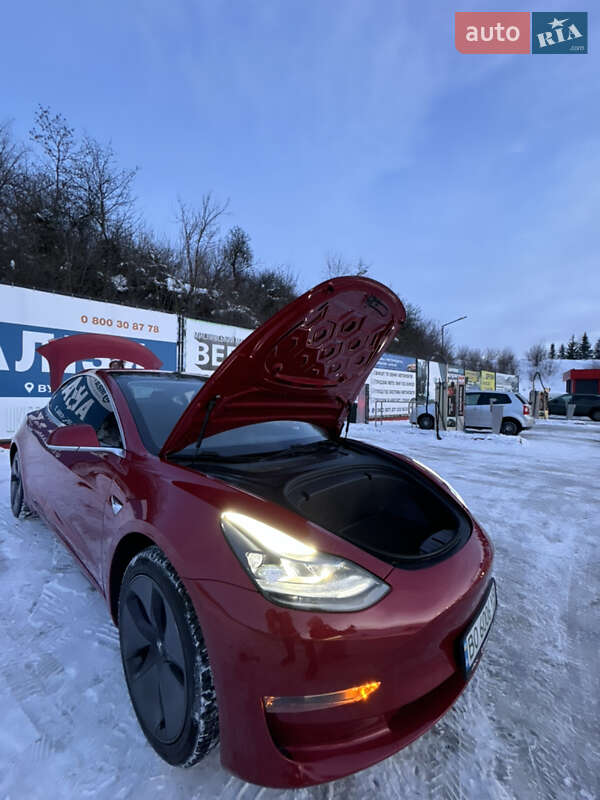 Седан Tesla Model 3 2019 в Тернополе фото 30 Седан Tesla Model 3 2019 в Тернополе