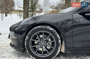 Седан Tesla Model 3 2022 в Киеве