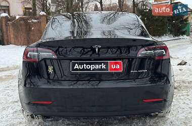 Седан Tesla Model 3 2022 в Киеве
