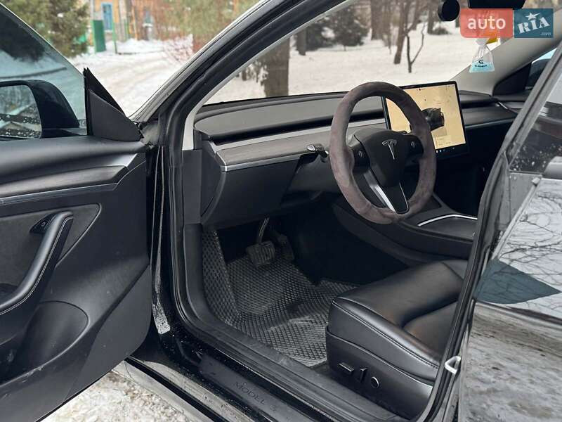Седан Tesla Model 3 2022 в Киеве