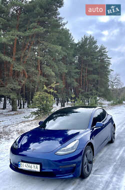 Седан Tesla Model 3 2022 в Кременчуці