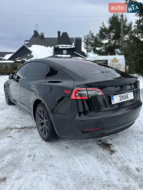 Седан Tesla Model 3 2018 в Ивано-Франковске