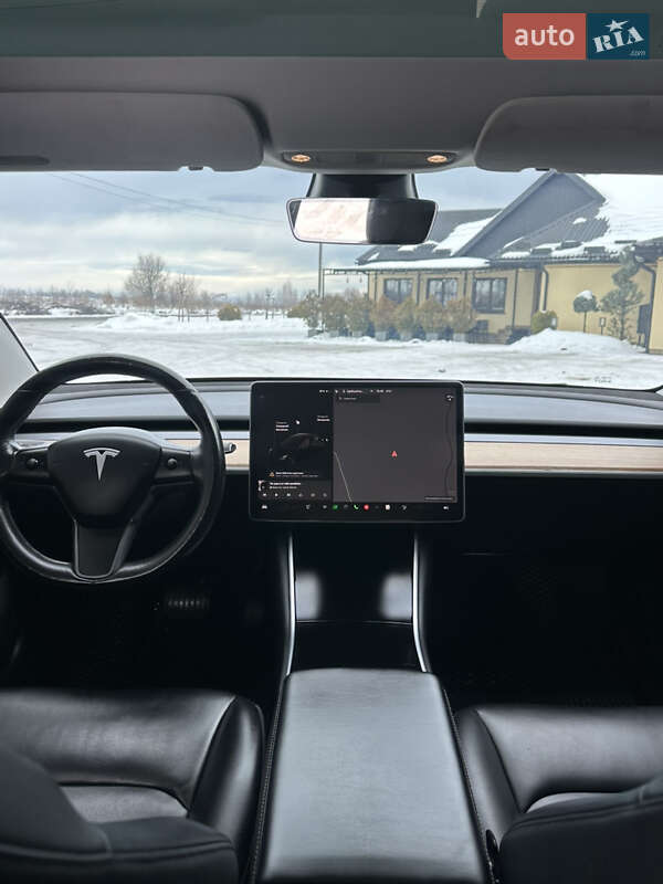 Седан Tesla Model 3 2018 в Ивано-Франковске