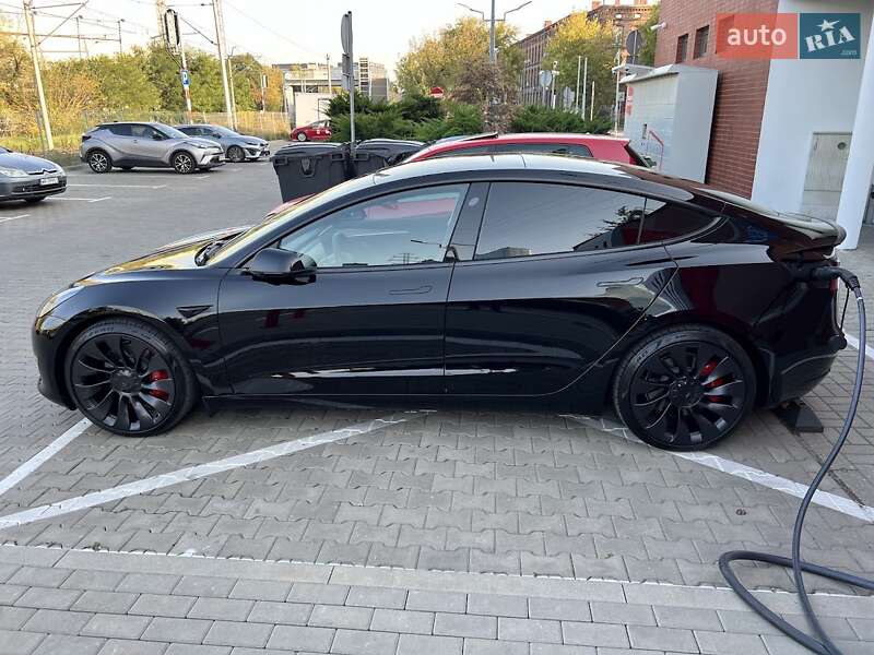 Седан Tesla Model 3 2023 в Києві