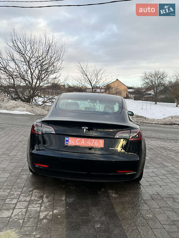 Седан Tesla Model 3 2022 в Львові