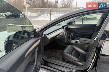 Седан Tesla Model 3 2021 в Луцке