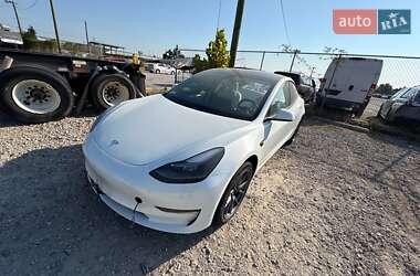 Седан Tesla Model 3 2023 в Києві