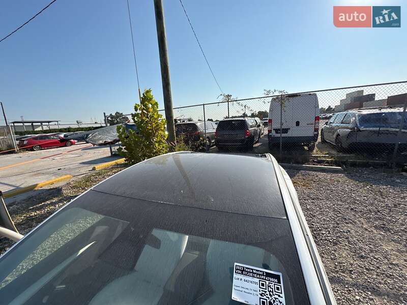 Седан Tesla Model 3 2023 в Києві