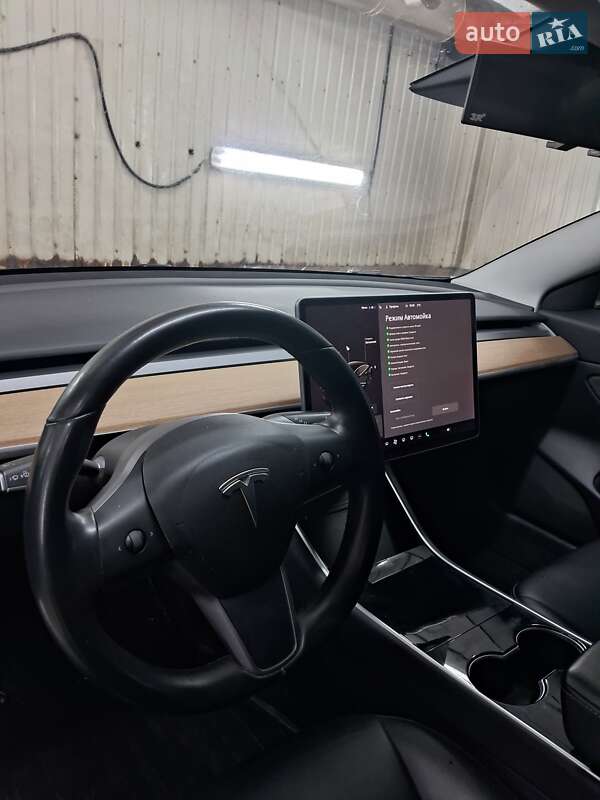 Седан Tesla Model 3 2019 в Одесі фото 13 Седан Tesla Model 3 2019 в Одесі
