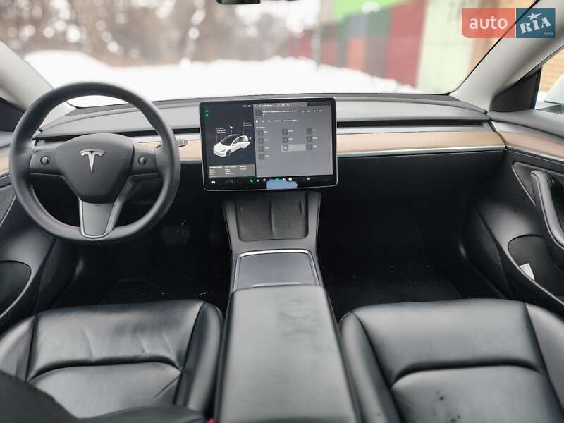 Седан Tesla Model 3 2022 в Києві