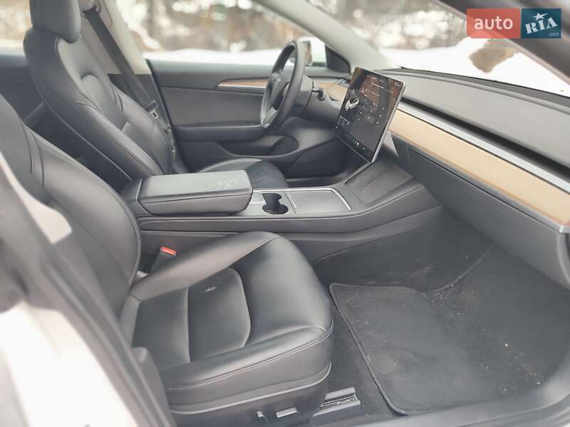 Седан Tesla Model 3 2022 в Києві