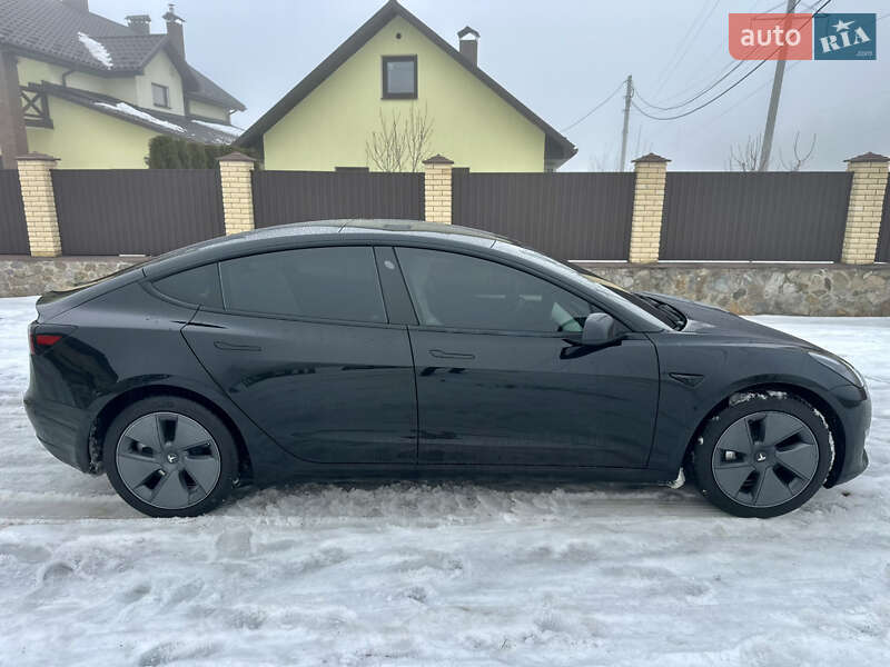 Седан Tesla Model 3 2022 в Виннице
