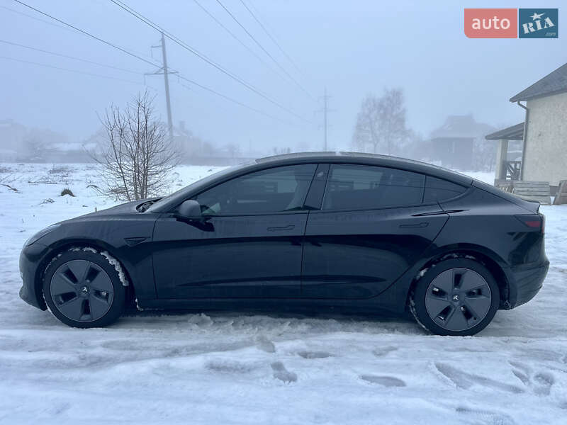 Седан Tesla Model 3 2022 в Виннице