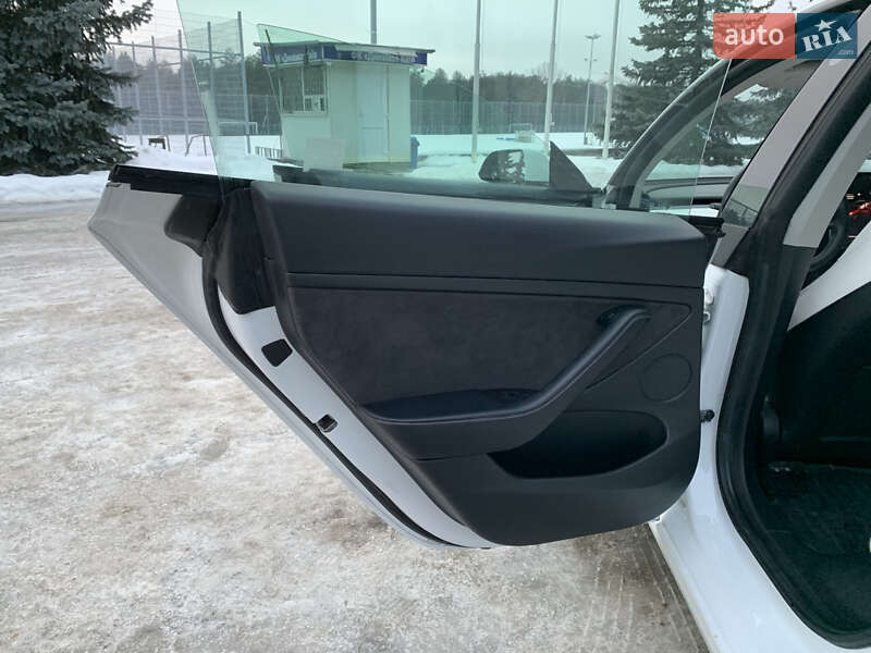 Седан Tesla Model 3 2021 в Киеве фото 14 Седан Tesla Model 3 2021 в Киеве