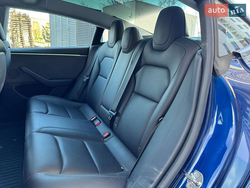 Седан Tesla Model 3 2024 в Одессе