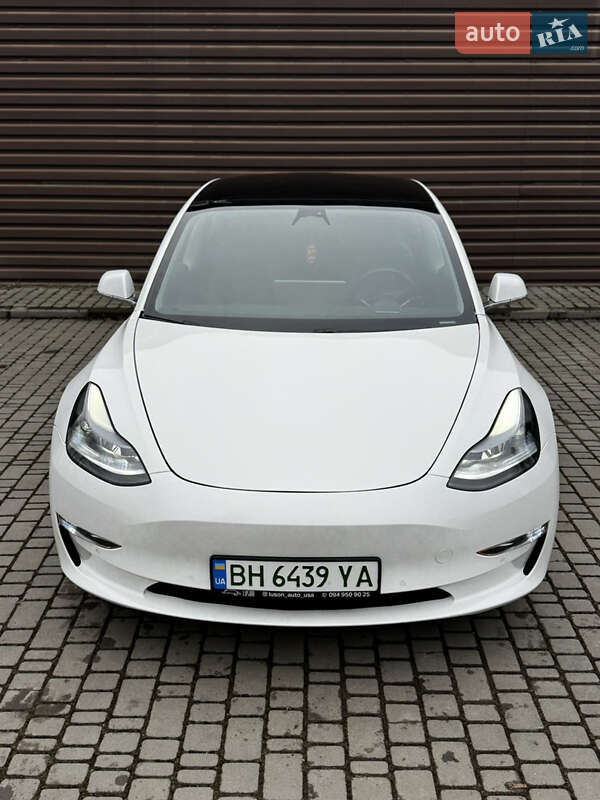 Седан Tesla Model 3 2019 в Одессе