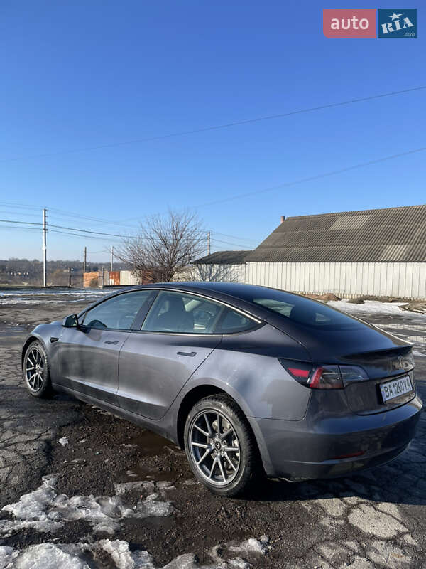 Седан Tesla Model 3 2023 в Благовещенском фото 5 Седан Tesla Model 3 2023 в Благовещенском