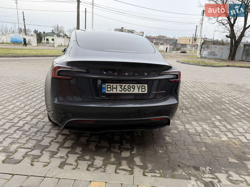 Седан Tesla Model 3 2024 в Чорноморську