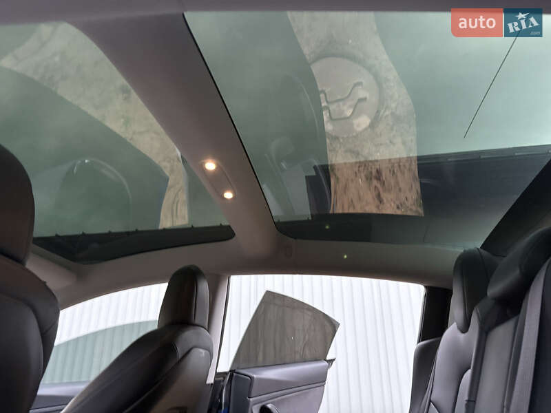 Седан Tesla Model 3 2018 в Львові фото 28 Седан Tesla Model 3 2018 в Львові