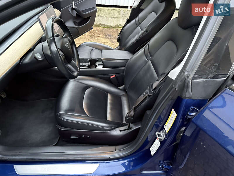 Седан Tesla Model 3 2018 в Львові фото 31 Седан Tesla Model 3 2018 в Львові