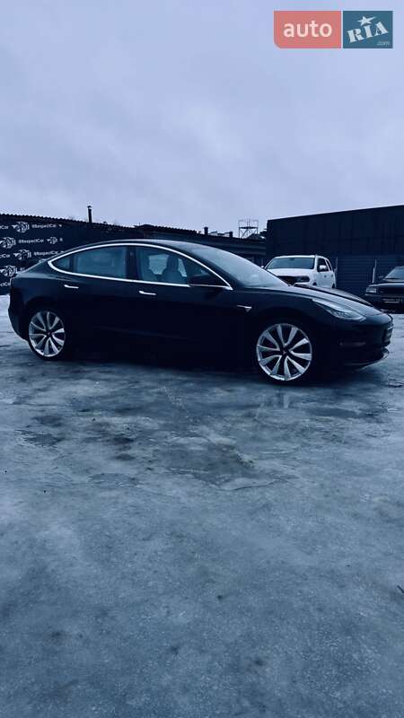 Седан Tesla Model 3 2018 в Харкові