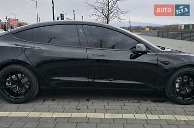 Седан Tesla Model 3 2025 в Мукачево