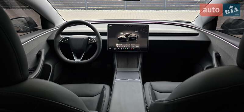 Седан Tesla Model 3 2025 в Мукачевому