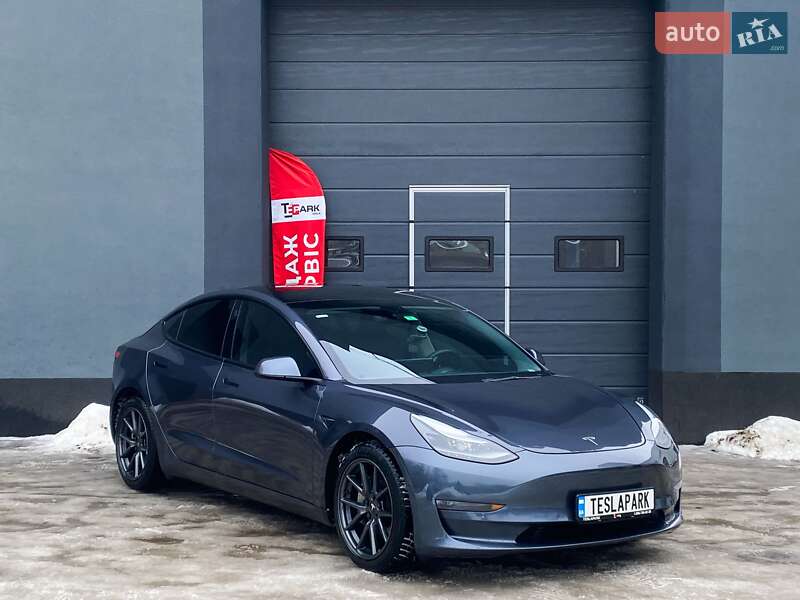 Седан Tesla Model 3 2021 в Києві