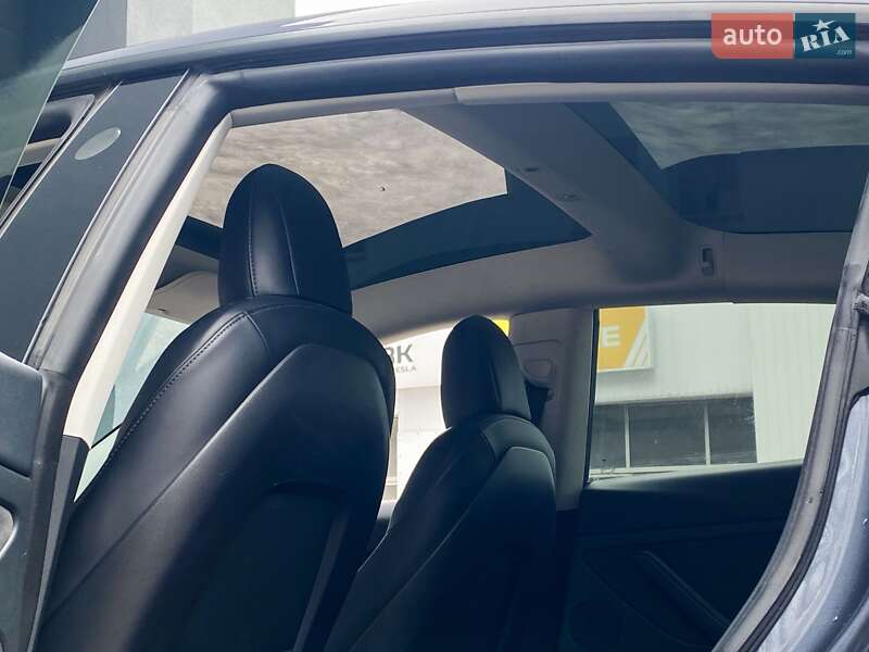 Седан Tesla Model 3 2021 в Києві