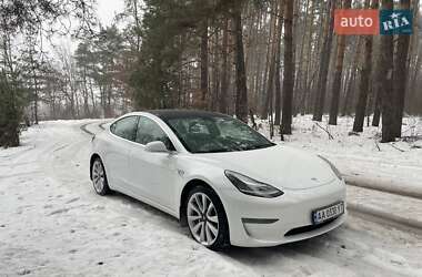 Седан Tesla Model 3 2020 в Киеве