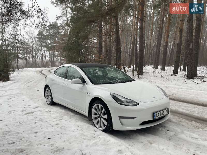 Tesla Model 3 2020