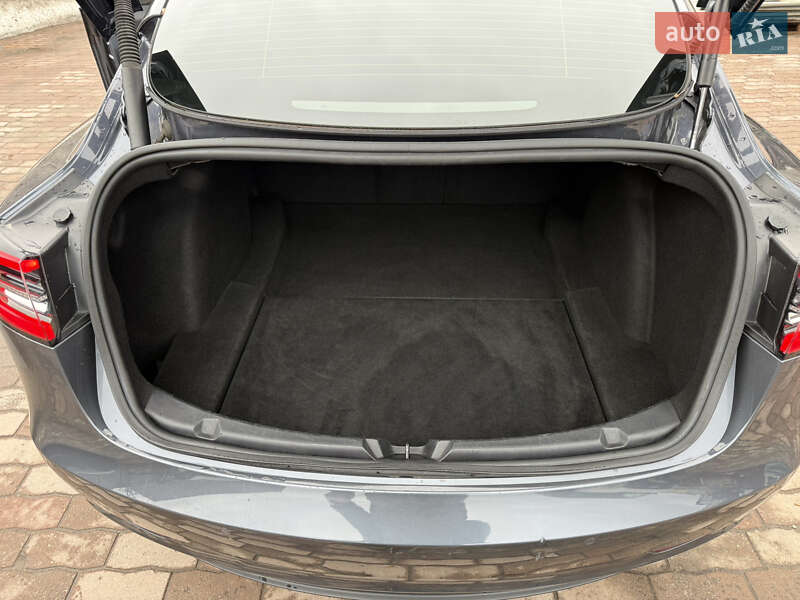 Седан Tesla Model 3 2022 в Дніпрі