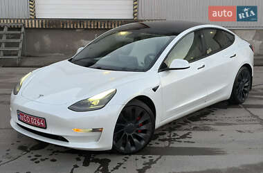 Седан Tesla Model 3 2021 в Львові