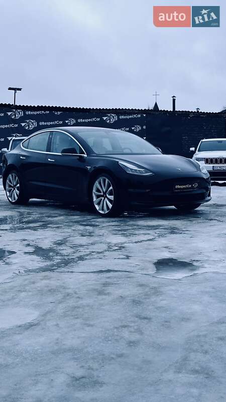 Седан Tesla Model 3 2018 в Харкові
