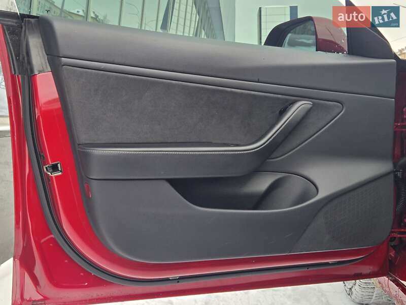 Седан Tesla Model 3 2019 в Киеве