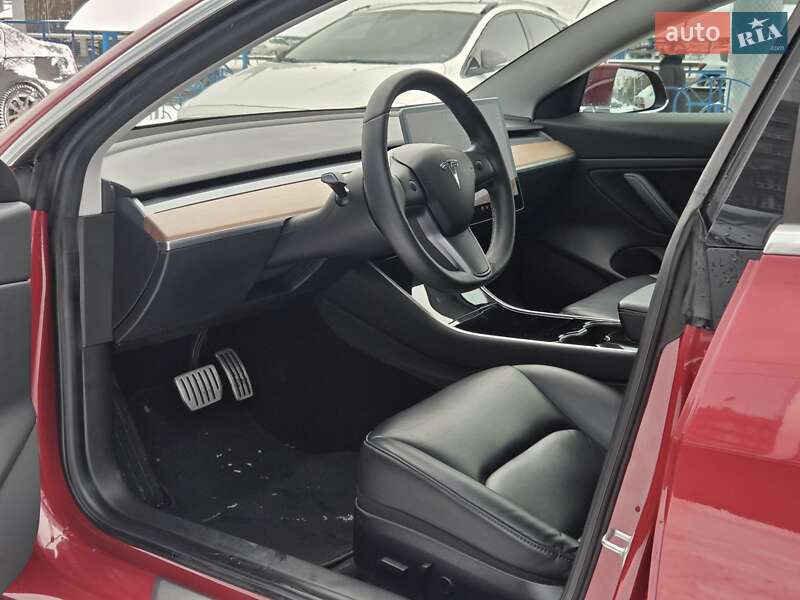 Седан Tesla Model 3 2019 в Киеве