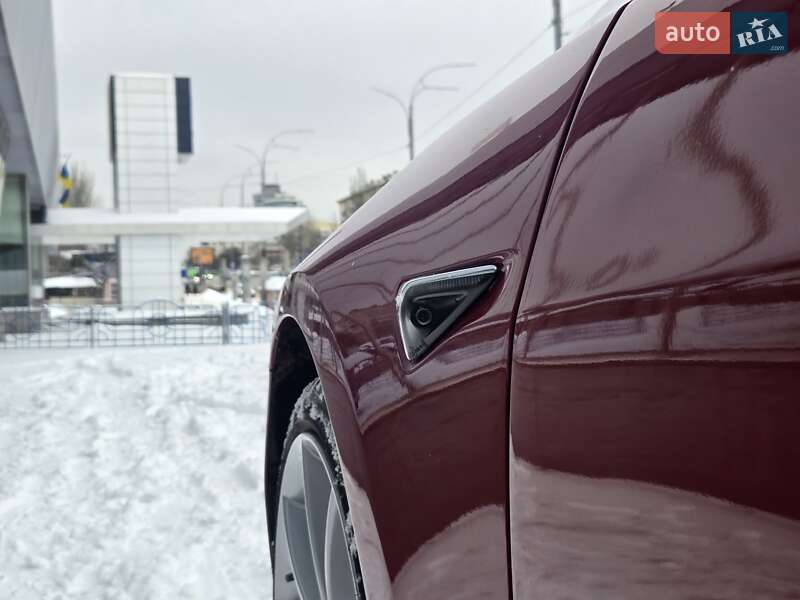 Седан Tesla Model 3 2019 в Киеве